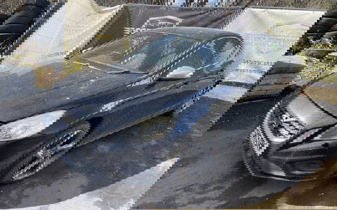 Volvo S60 D2 1.6D 8V R-Design 2013 For Breaking